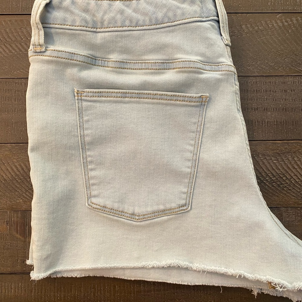 Universal Thread Shorts - image 3